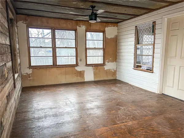 $339,900 | 421 South 1st Street, Mound City, KS 66056