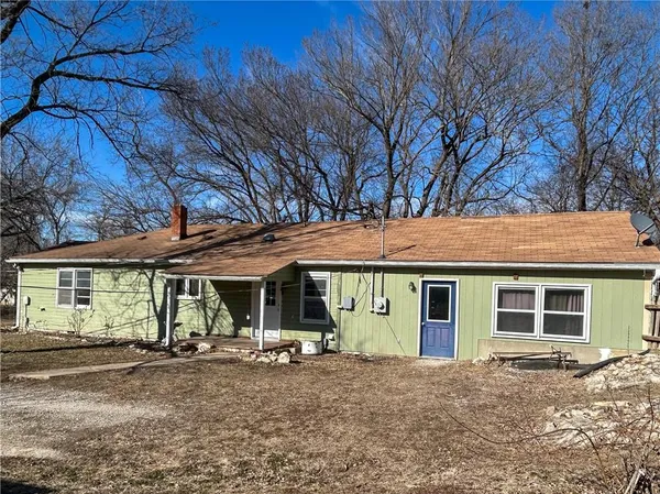 $349,900 | 421 South 1st Street, Mound City, KS 66056
