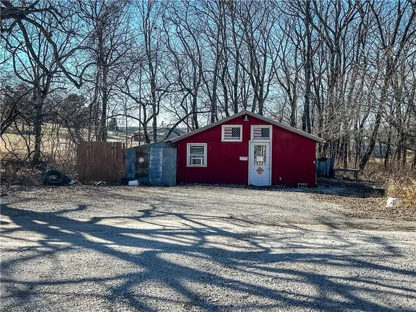 $339,900 | 421 South 1st Street, Mound City, KS 66056