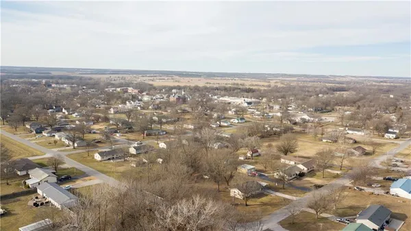 $349,900 | 421 South 1st Street, Mound City, KS 66056
