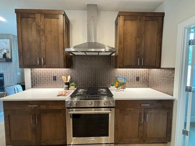 20237 Glen Vista Road Bend, OR 97703 - Photo 3 of 27 Kitchen