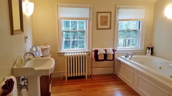 $959,500 | 94 Main Street, Northfield, MA 01360