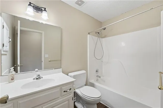 $350,000 | 6414 Northwest Revere Drive, Kansas City, MO 64151