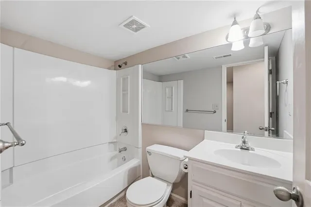 $350,000 | 6414 Northwest Revere Drive, Kansas City, MO 64151