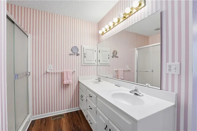 $350,000 | 6414 Northwest Revere Drive, Kansas City, MO 64151