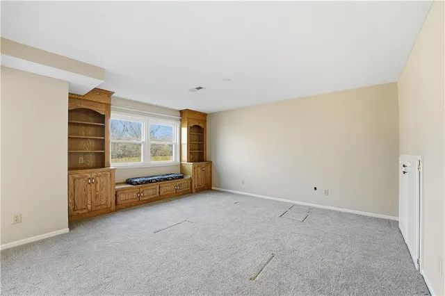 $350,000 | 6414 Northwest Revere Drive, Kansas City, MO 64151