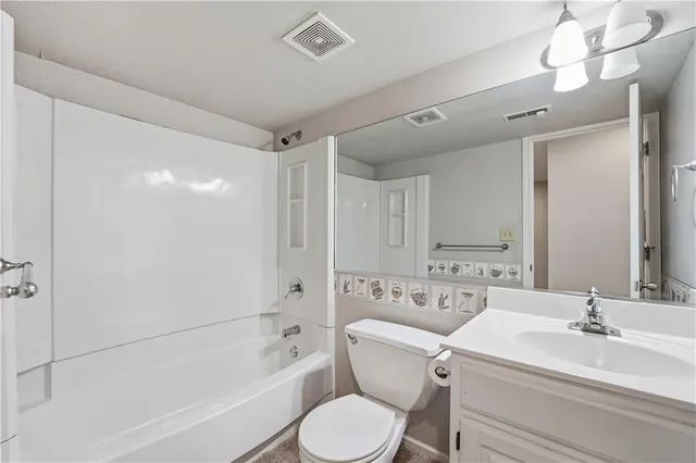 $350,000 | 6414 Northwest Revere Drive, Kansas City, MO 64151