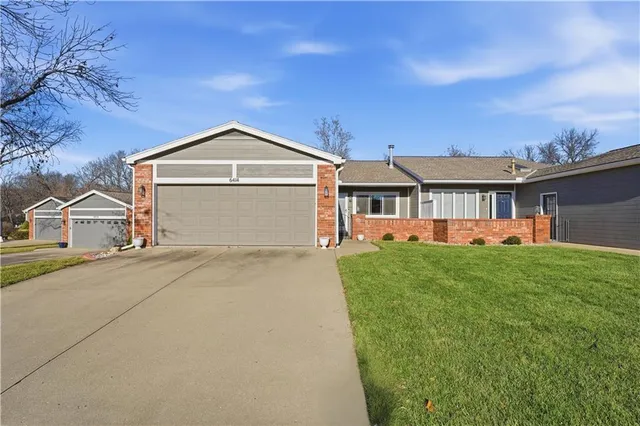 $350,000 | 6414 Northwest Revere Drive, Kansas City, MO 64151