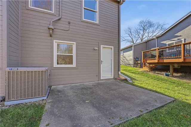 $350,000 | 6414 Northwest Revere Drive, Kansas City, MO 64151