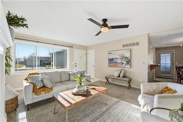 $350,000 | 6414 Northwest Revere Drive, Kansas City, MO 64151