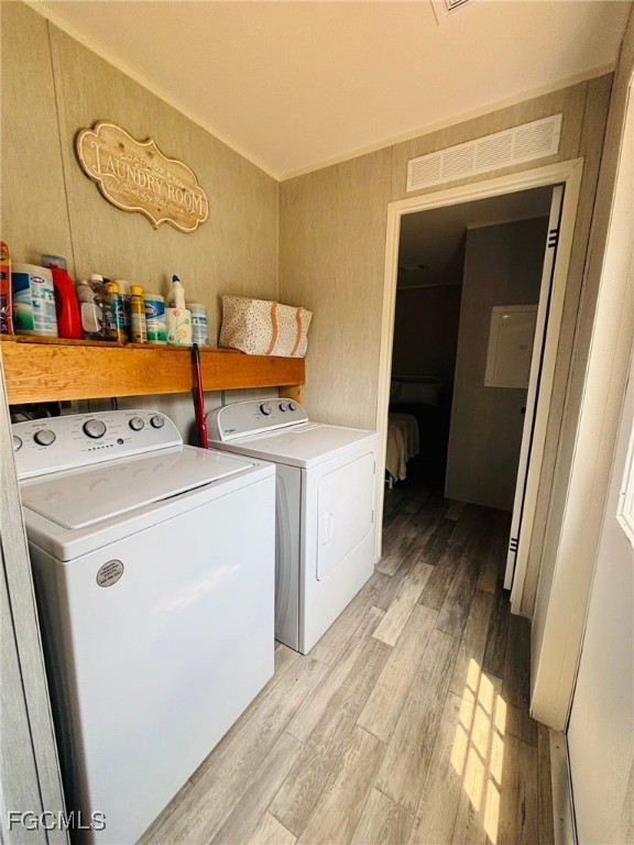 545 South Estribo Street Clewiston, FL 33440 - Photo 12 of 13 a utility room with dryer and washer