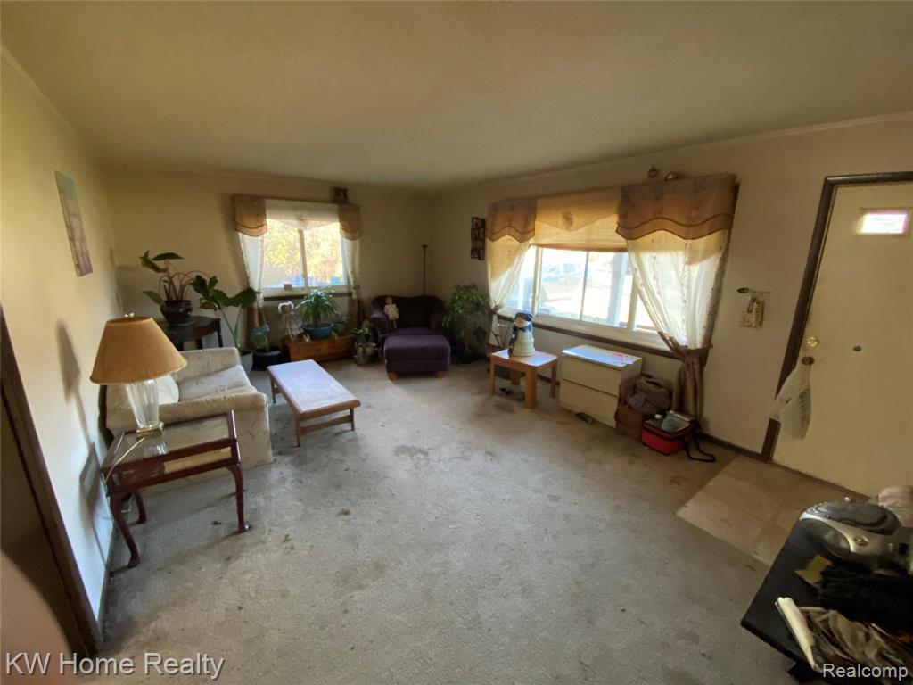 24739 Middlebelt Road Farmington Hills, MI 48336 - Photo 2 of 14
