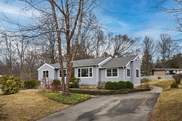 $319,900 | 60 Bay Road, Belchertown, MA 01007