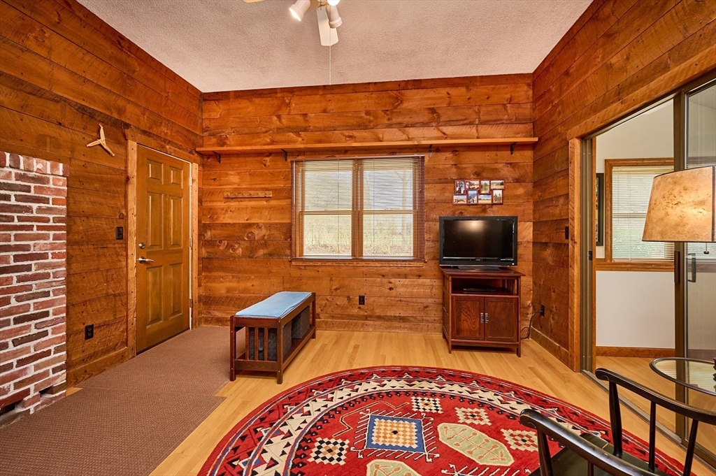 60 Bay Road Belchertown, MA 01007 - Photo 5 of 38