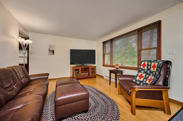$319,900 | 60 Bay Road, Belchertown, MA 01007