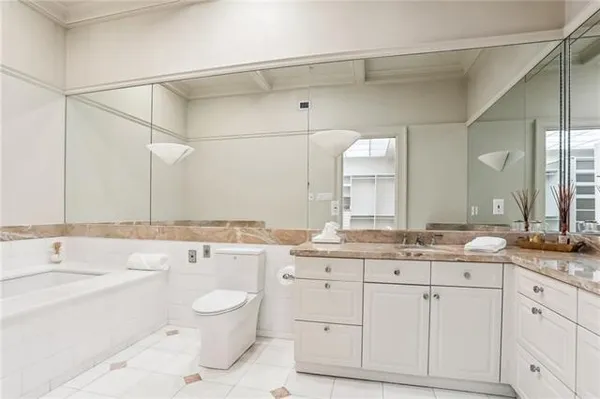 $22,000 | 600 Port Of New Orleans Place, Unit 15F, New Orleans, LA 70130