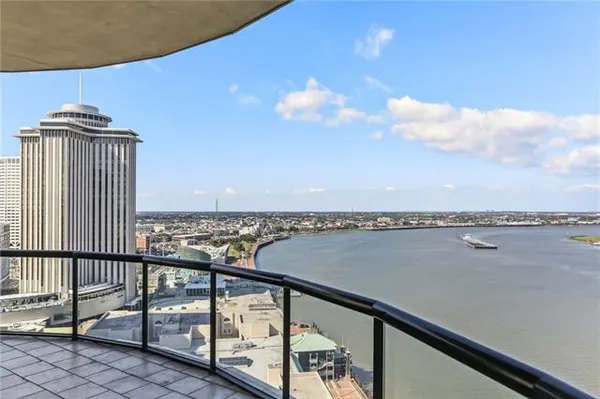 $22,000 | 600 Port Of New Orleans Place, Unit 15F, New Orleans, LA 70130