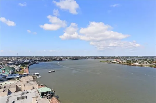 $22,000 | 600 Port Of New Orleans Place, Unit 15F, New Orleans, LA 70130