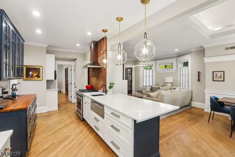 22 Oak Ridge Avenue Summit, NJ 07901 - Photo 14 of 38