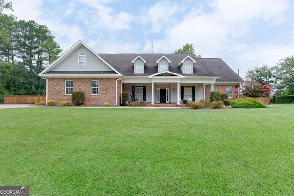 $599,000 | 32 Willow Lake Drive, Warner Robins, GA 31093
