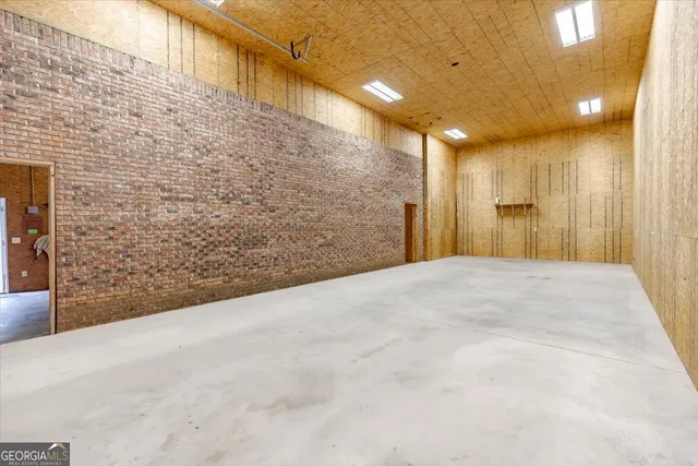 $650,000 | 32 Willow Lake Drive, Warner Robins, GA 31093