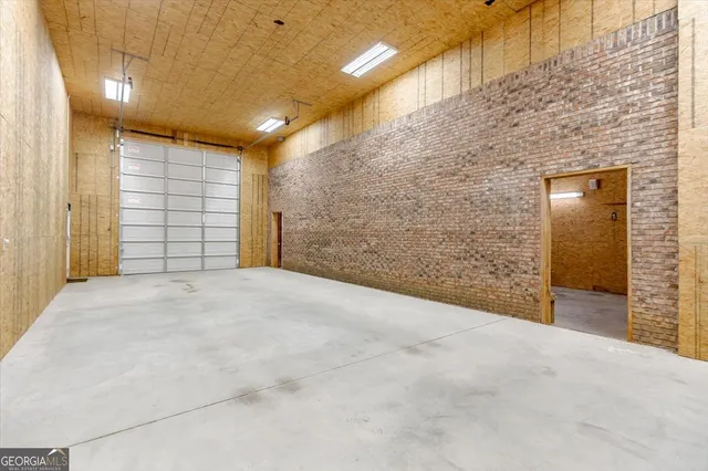 $650,000 | 32 Willow Lake Drive, Warner Robins, GA 31093