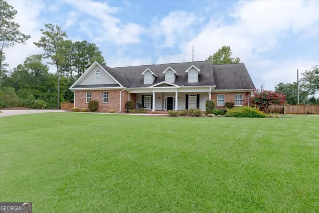 $650,000 | 32 Willow Lake Drive, Warner Robins, GA 31093