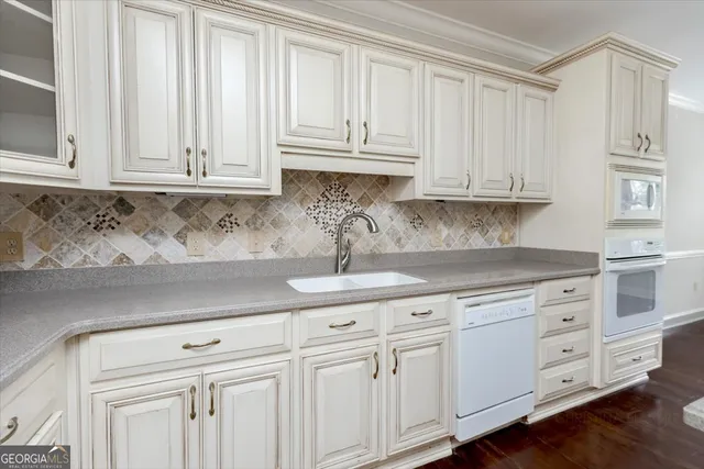 $650,000 | 32 Willow Lake Drive, Warner Robins, GA 31093