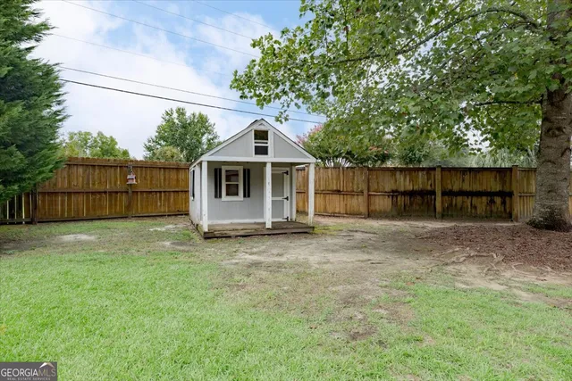 $650,000 | 32 Willow Lake Drive, Warner Robins, GA 31093