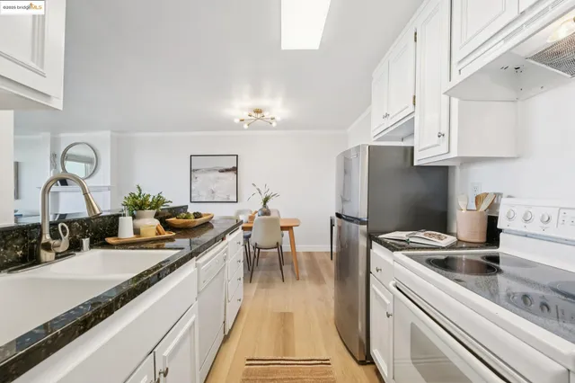 $659,000 | 5340 Broadway Terrace, Unit 403, Oakland, CA 94618