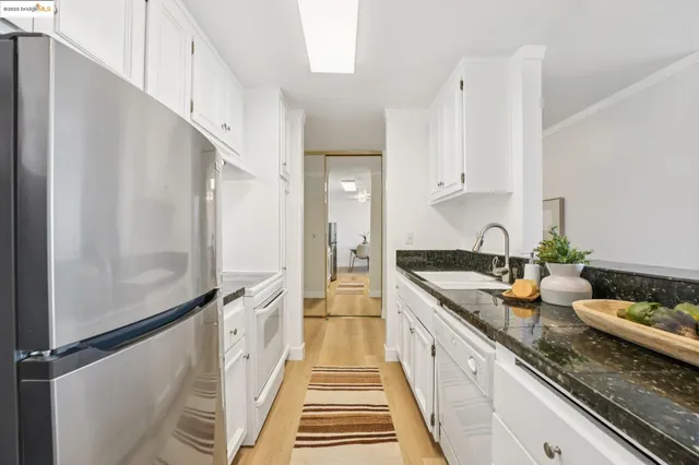 $659,000 | 5340 Broadway Terrace, Unit 403, Oakland, CA 94618