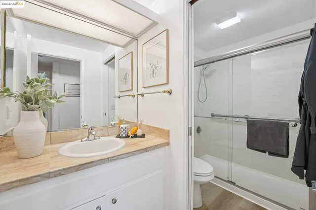 $659,000 | 5340 Broadway Terrace, Unit 403, Oakland, CA 94618