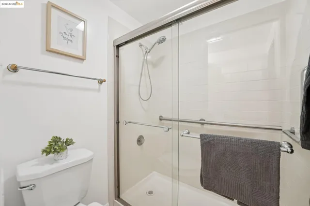 $659,000 | 5340 Broadway Terrace, Unit 403, Oakland, CA 94618