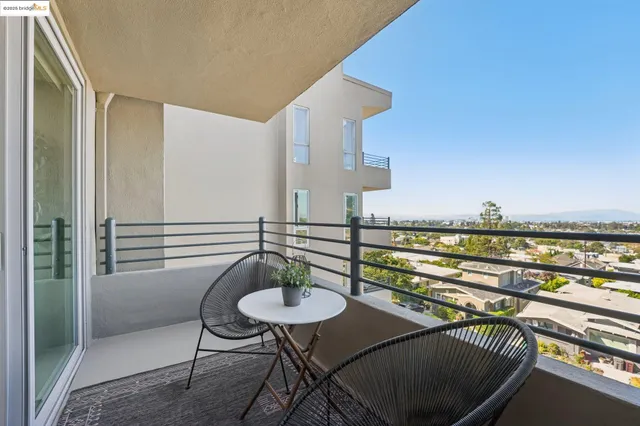 $659,000 | 5340 Broadway Terrace, Unit 403, Oakland, CA 94618