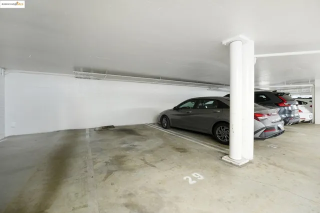 $659,000 | 5340 Broadway Terrace, Unit 403, Oakland, CA 94618