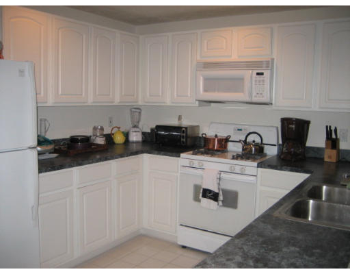 4 Pondview Drive, Unit B Sutton, MA 01590 - Photo 4 of 13 Gallery Image 4