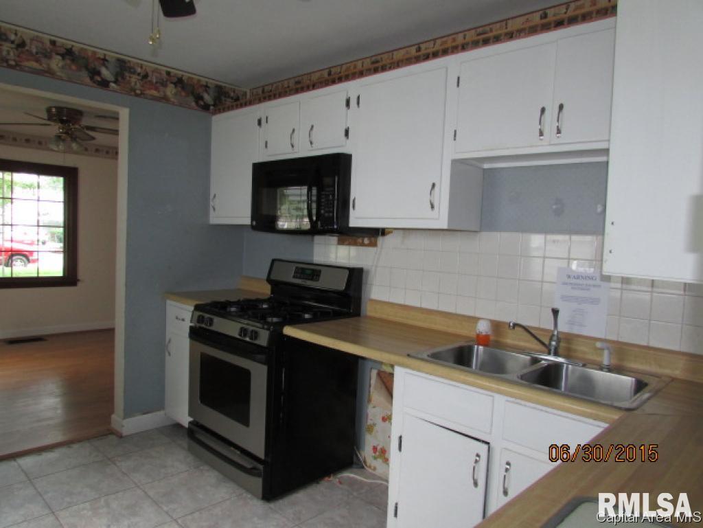 2348 South Spring Street Springfield, IL 62704 - Photo 8 of 17