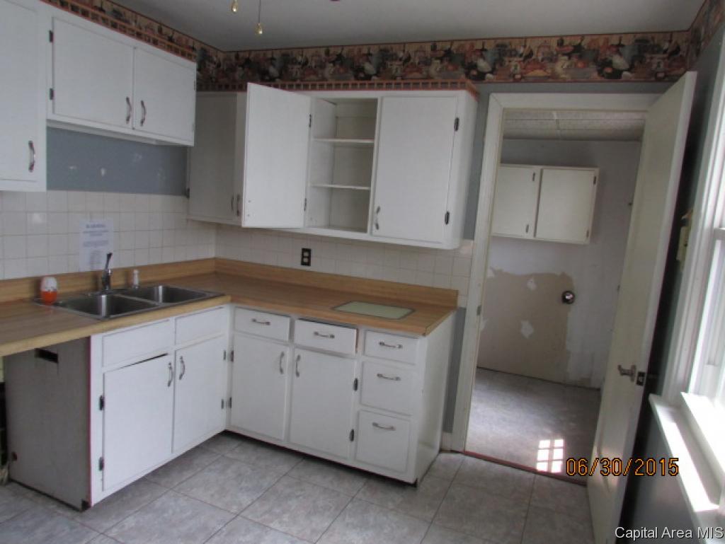 2348 South Spring Street Springfield, IL 62704 - Photo 9 of 17