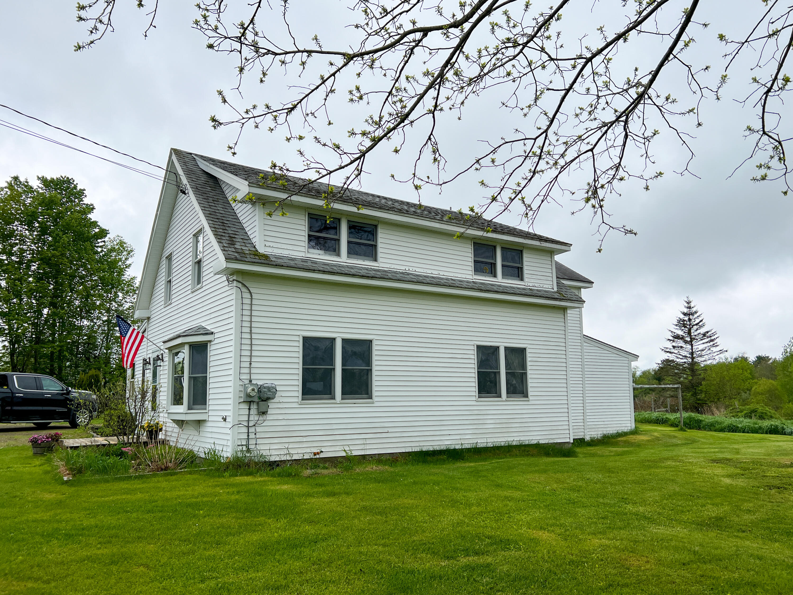 107 South Road South China, ME 04358 - Photo 4 of 58 20220520_144035264_iOS