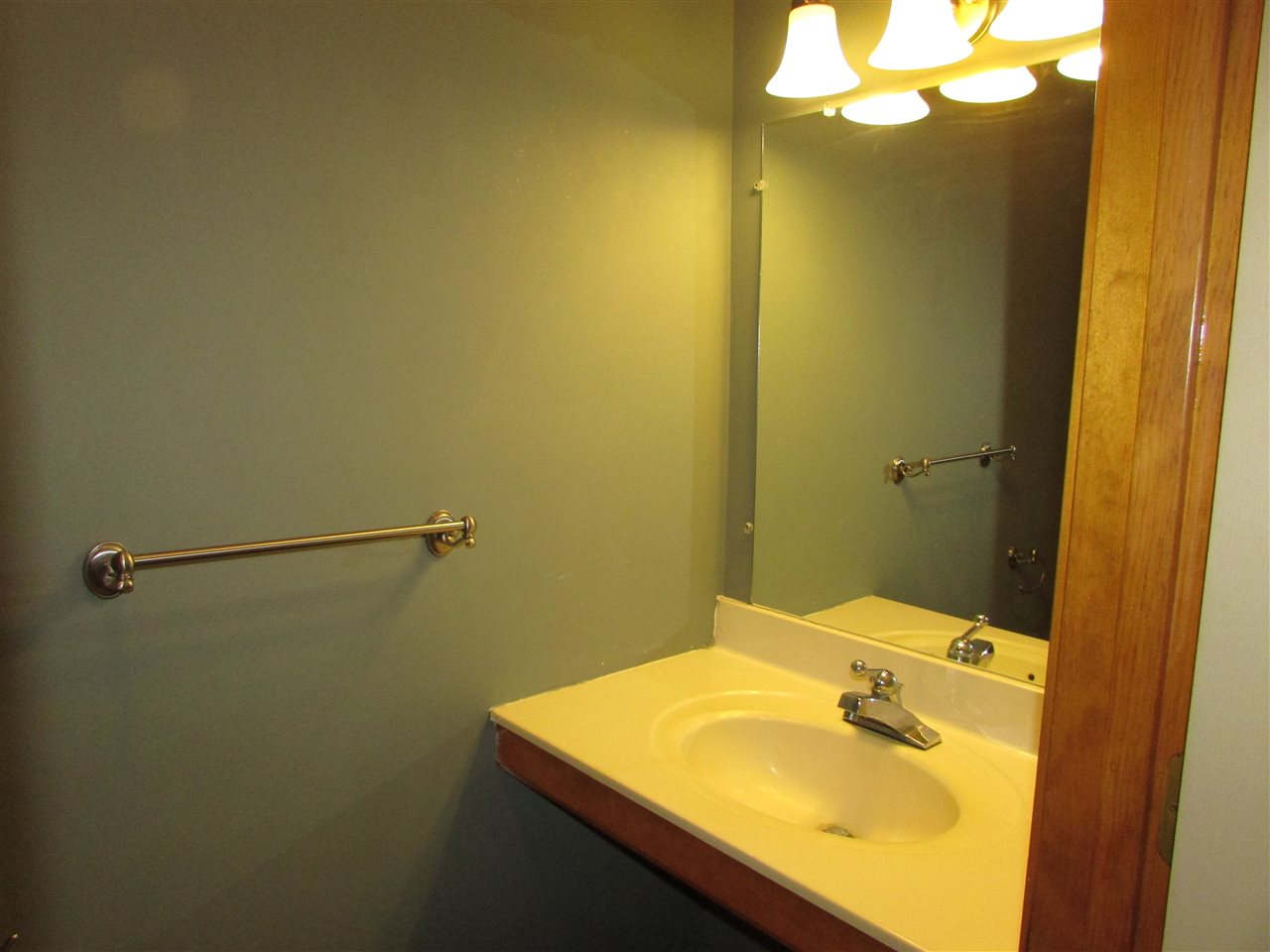 27 Anderson Hill Road, Unit 4 Enfield, NH 03748 - Photo 9 of 16