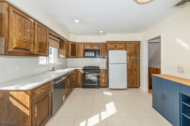 $4,600 | 633 Plainfield Avenue, Berkeley Heights, NJ 07922