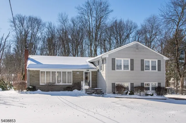 $4,600 | 633 Plainfield Avenue, Berkeley Heights, NJ 07922