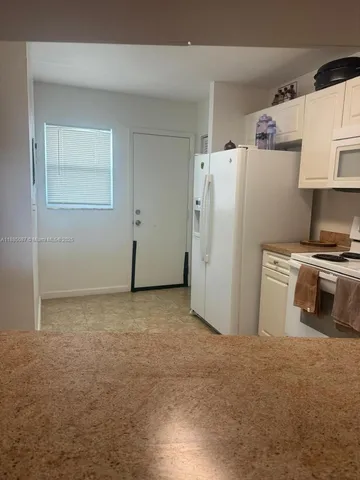 $179,000 | 1780 Northeast 191st Street, Unit 8032, Miami, FL 33179