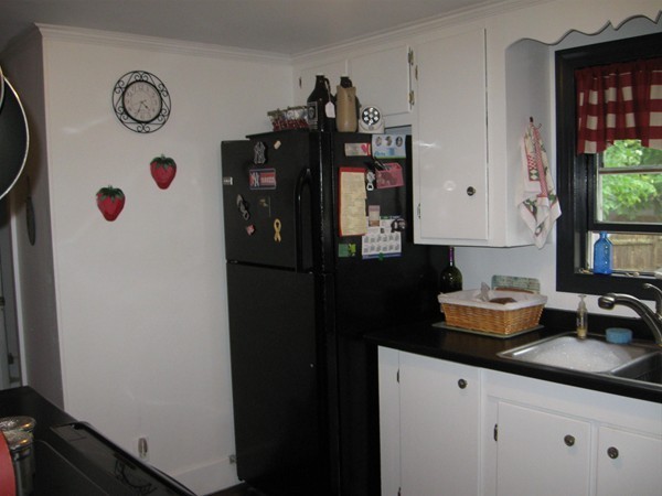 470 Porter Road East Longmeadow, MA 01028 - Photo 10 of 29 Gallery Image 10