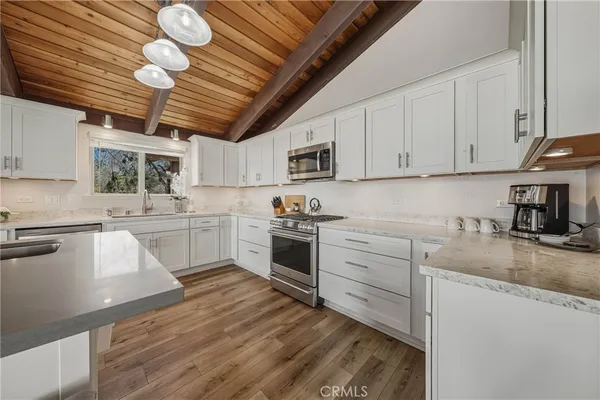 $1,200,000 | 10165 Lakeshore Drive, Clearlake, CA 95422