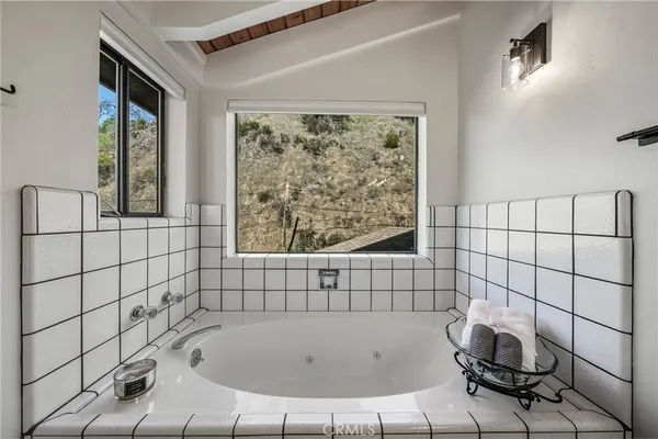 $1,200,000 | 10165 Lakeshore Drive, Clearlake, CA 95422