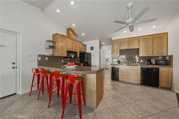 $1,200,000 | 10165 Lakeshore Drive, Clearlake, CA 95422