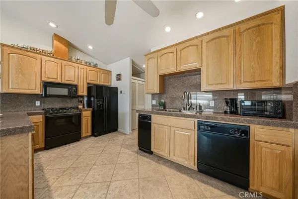 $1,200,000 | 10165 Lakeshore Drive, Clearlake, CA 95422