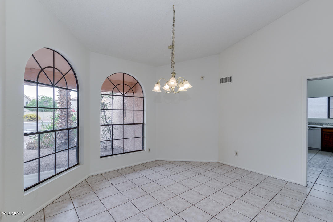 4054 East Knox Road Phoenix, AZ 85044 - Photo 8 of 36 05-Knox