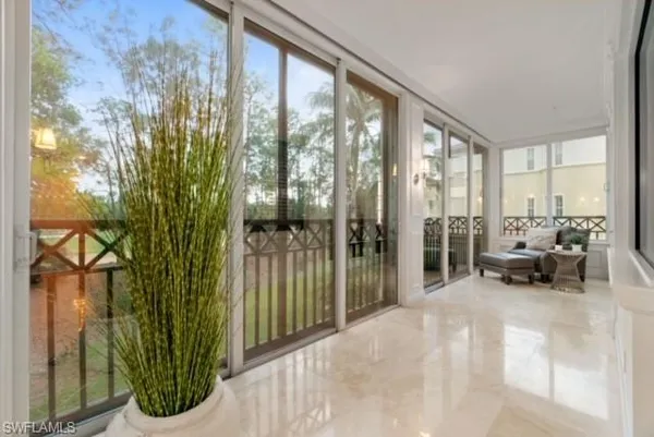 a view of livingroom with furniture
